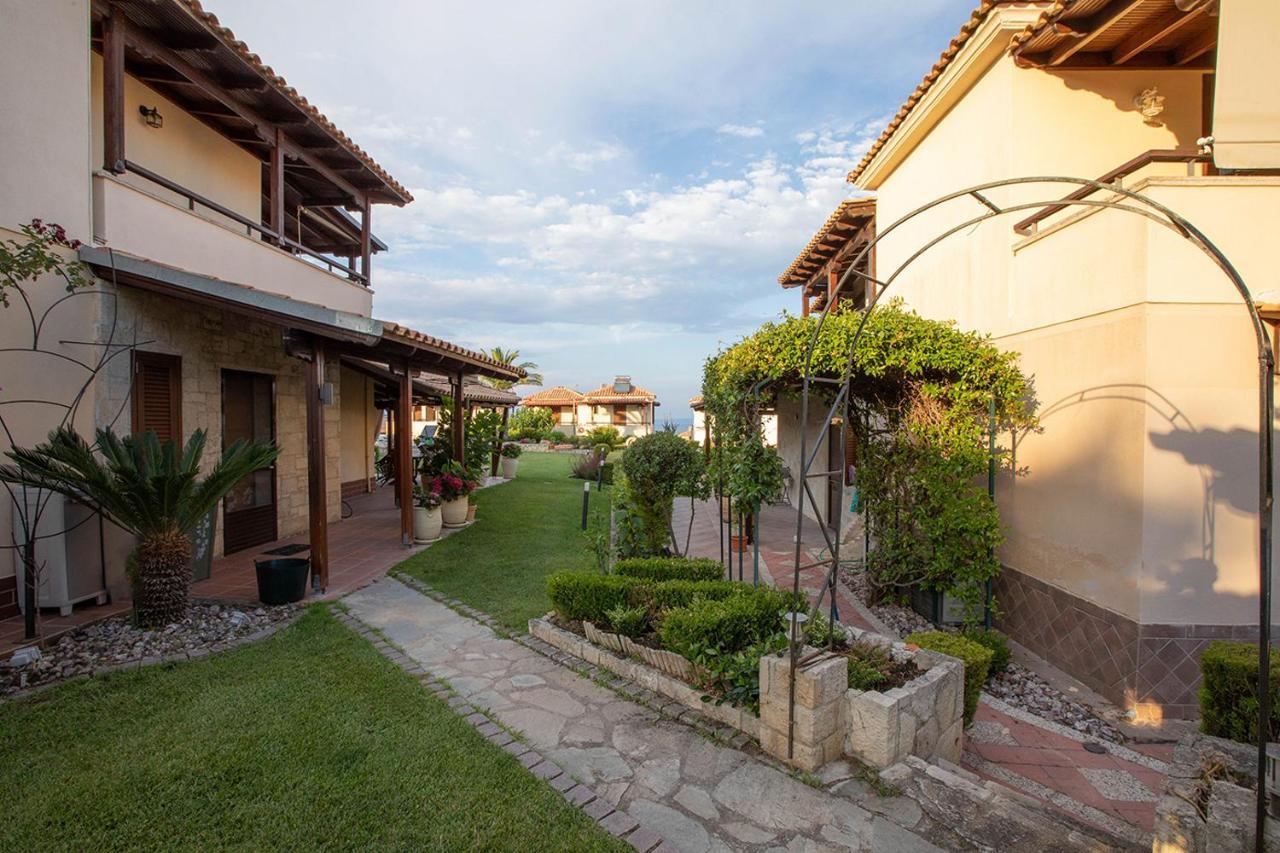 Porto Thea Alexandra Shared Pool Villa, 아피토스 외부 사진